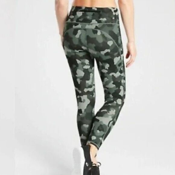 ATHLETA Lightning Camo 7/8 Tight Green Camo Size Medium - Picture 3 of 9
